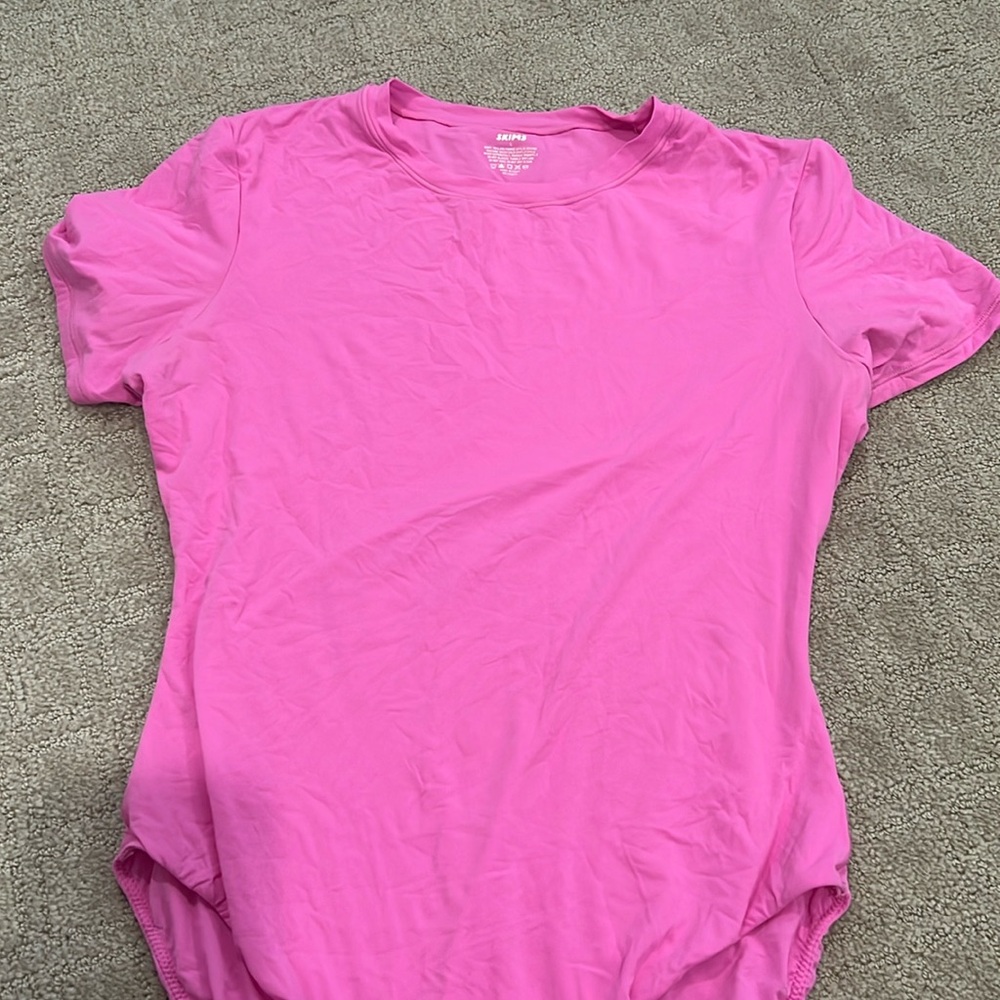 SKIMS T-SHIRT BODYSUIT - Full Coverage